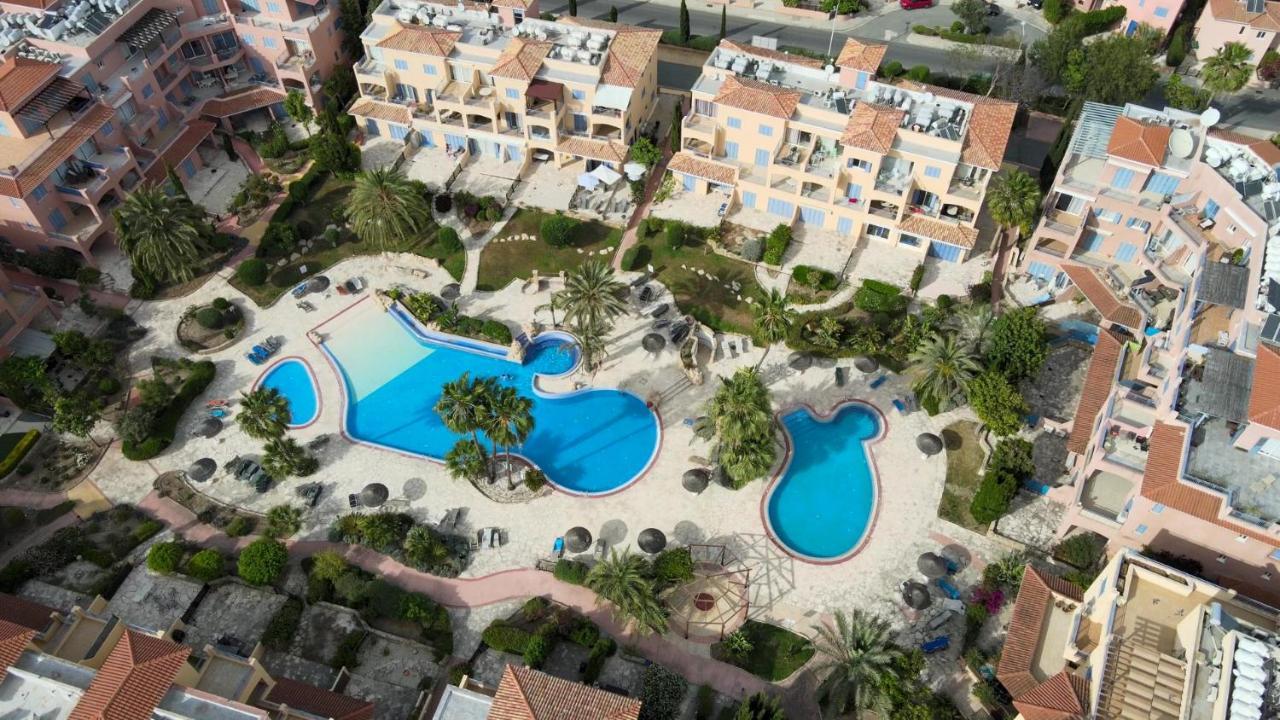 Апартаменти Limnaria Gardens K203 In *